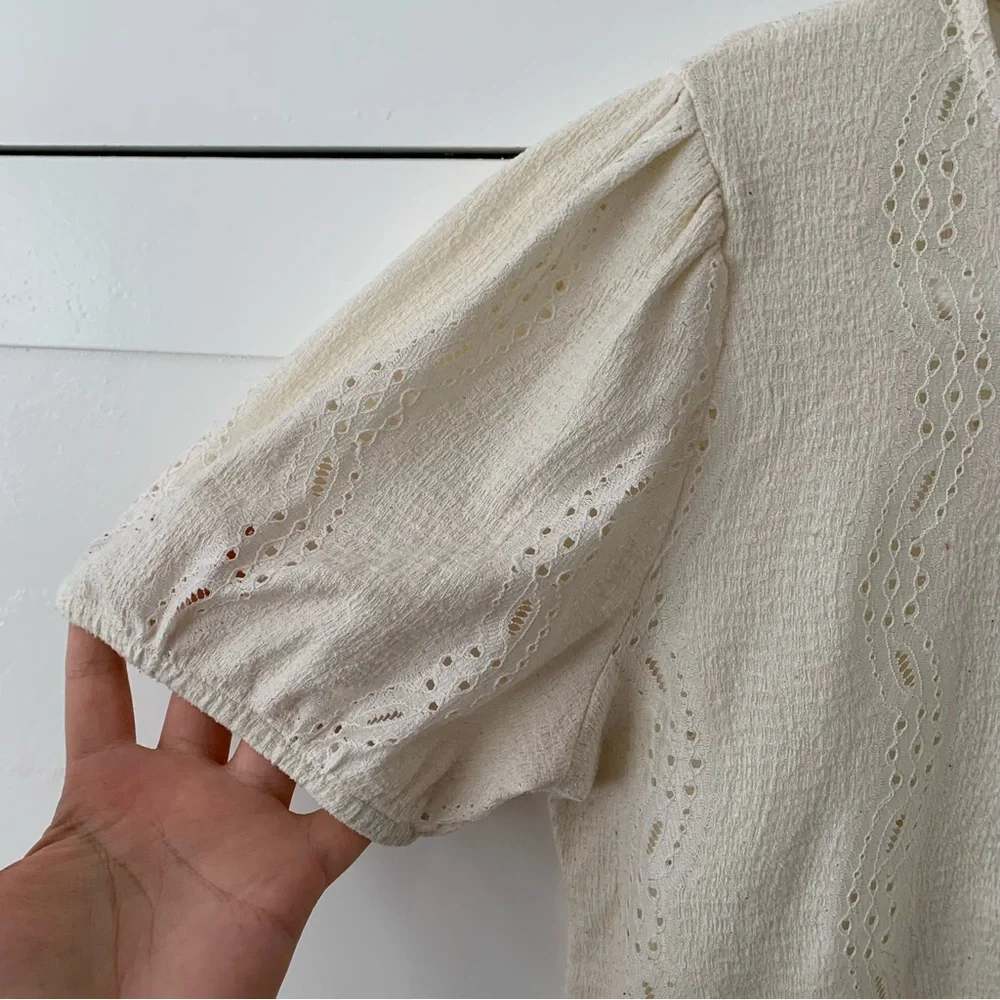 Zara Cream Eyelet Puff Sleeve Crop Shirt Size Medium